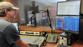 97.5 KFNC(FM)'s broadcast studio.